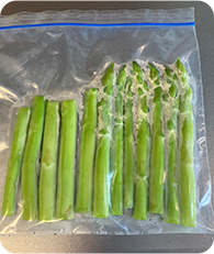 ジプロックに入れたアスパラ